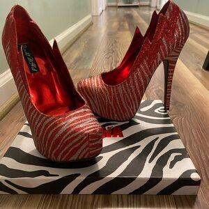 6’ stilettos new, never worn